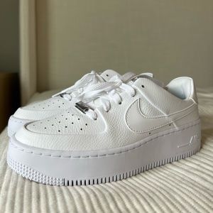 Nike Air Force 1 Sage Low